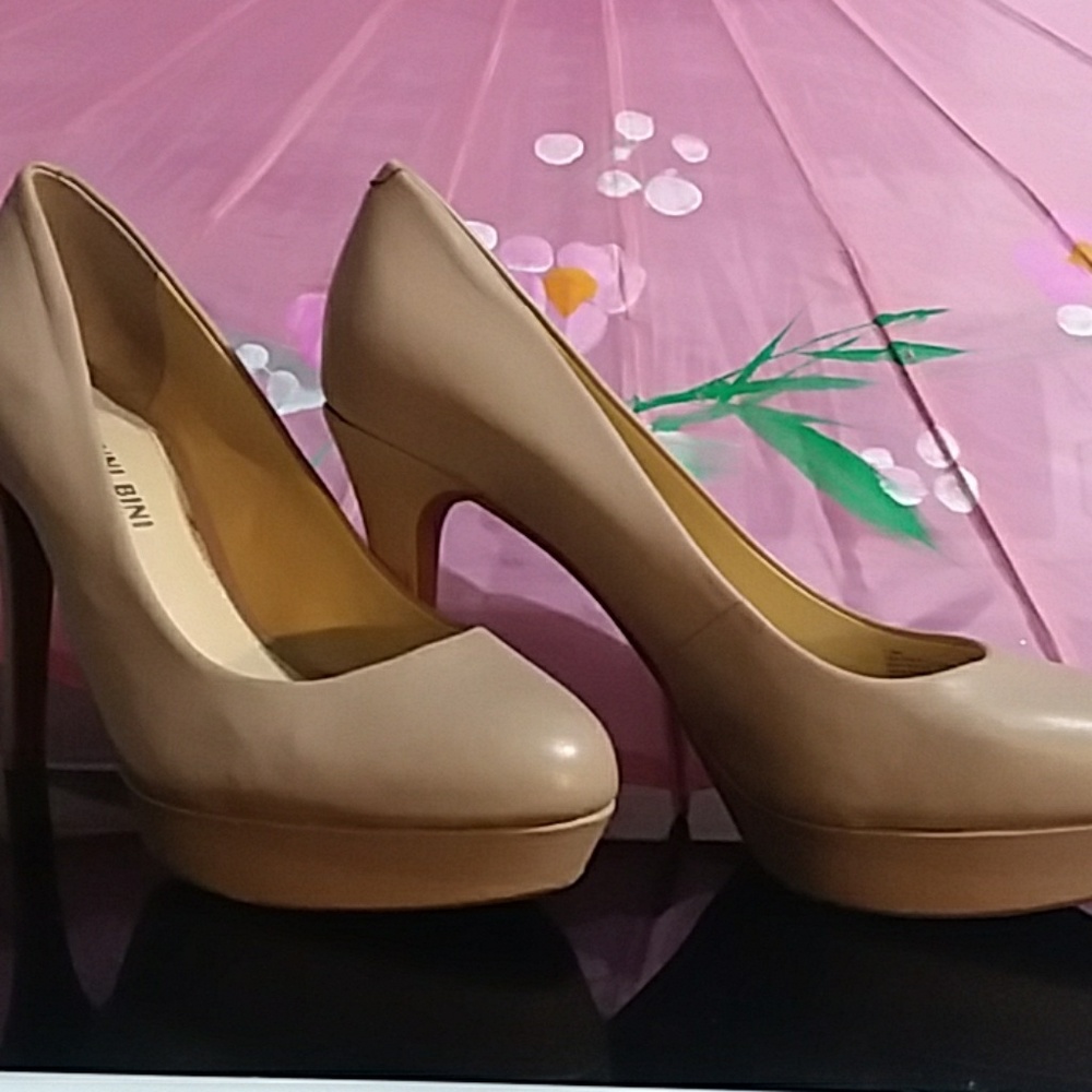 Gianni Bini heels NWOT